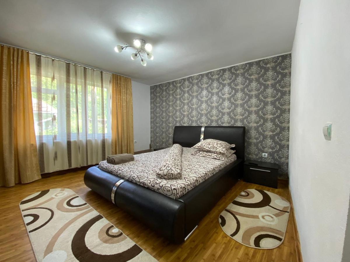 Micul Popas Hotel Novaci-Straini Exterior photo